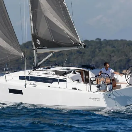 Hotel na wodzie Sailing Escape Blue Spirit Croatia Split