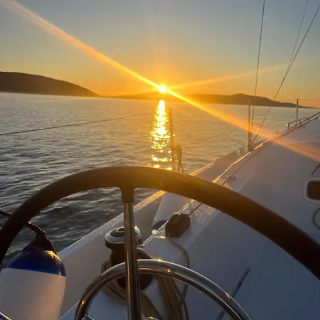 Sailing Escape Blue Spirit Croatia Hotel na wodzie *